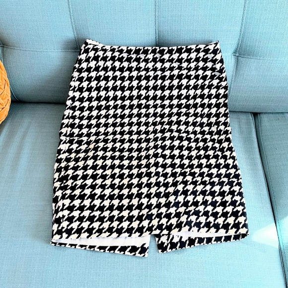 Houndstooth Pencil Skirt - Picture 1 of 1